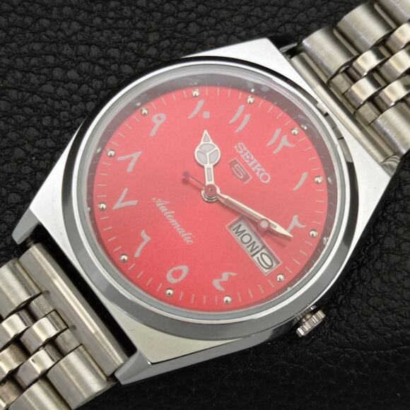 Vintage 1976 Seiko Automatic Mens Silver Watch W/daydate & Red accents - Picture 6 of 10